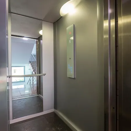 Vertigo 2 Modern 2-bedroom With Parking & Vitosha View Apartament Sofia