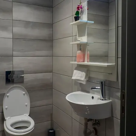 Vertigo 2 Modern 2-bedroom With Parking & Vitosha View Apartament Sofia