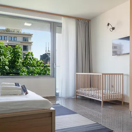 Apartament Vertigo 2 Modern 2-bedroom With Parking & Vitosha View Sofia