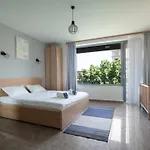 Vertigo 2 Modern 2-bedroom With Parking & Vitosha View Σόφια