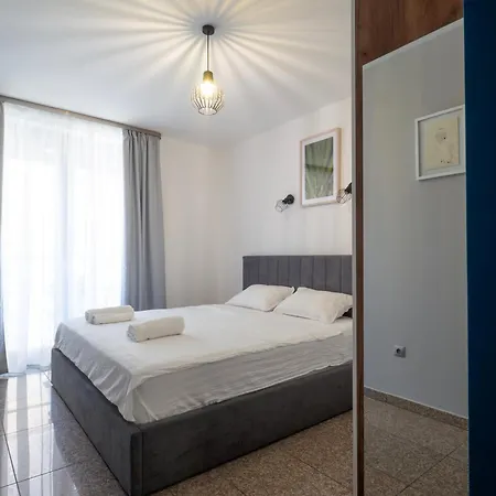 Vertigo 2 Modern 2-bedroom With Parking & Vitosha View Appartement Sofia