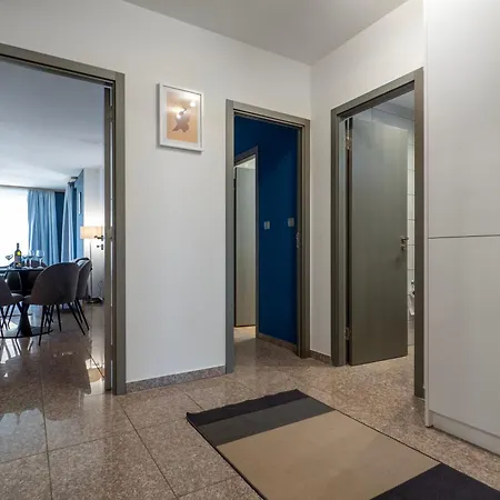 Apartment Vertigo 2 Modern 2-bedroom With Parking & Vitosha View Sofia