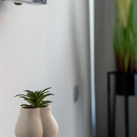 Vertigo 2 Modern 2-bedroom With Parking & Vitosha View Sofia