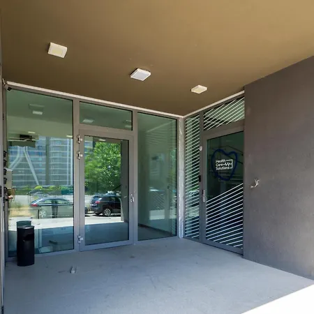 Vertigo 2 Modern 2-bedroom With Parking & Vitosha View ソフィア