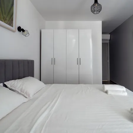 Vertigo 2 Modern 2-bedroom With Parking & Vitosha View Lägenhet *