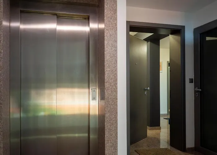 Vertigo 2 Modern 2-bedroom With Parking & Vitosha View * Sofia