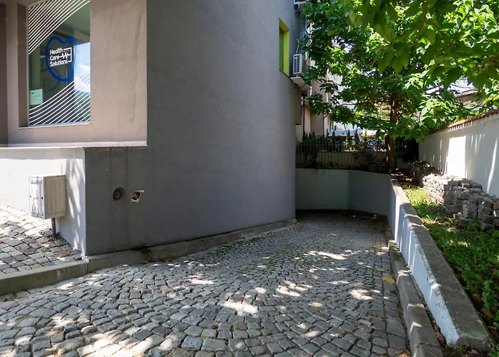 Vertigo 2 Modern 2-bedroom With Parking & Vitosha View Апартамент